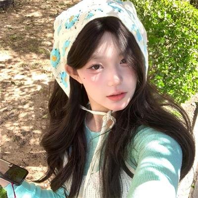 顽皮豹在树林里